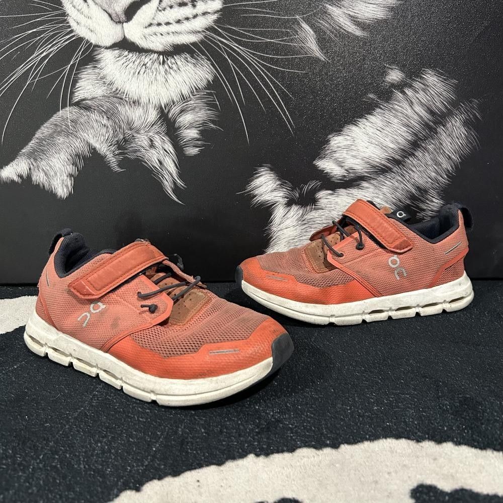 On Running Cloud Play 3KD11431204 Athletic Shoes Boys 2.5 Orange Mesh Cushioned